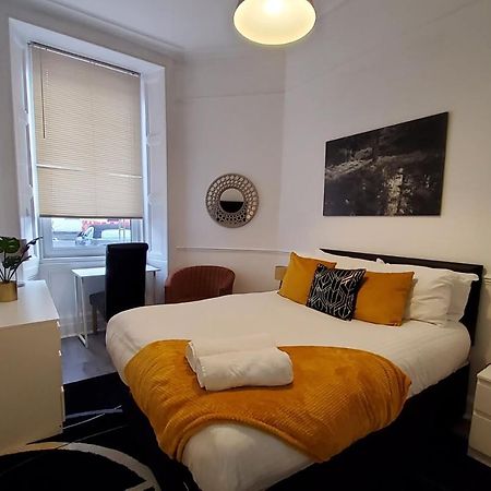 Leith Spectacular Apartment By Sensational Stay Short Lets & Serviced Accommodation With 6 Separate Beds & 2 Baths Единбург Екстериор снимка
