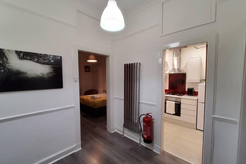 Leith Spectacular Apartment By Sensational Stay Short Lets & Serviced Accommodation With 6 Separate Beds & 2 Baths Единбург Екстериор снимка