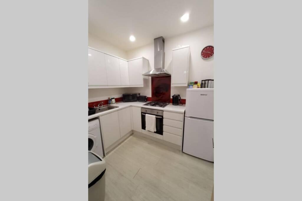 Leith Spectacular Apartment By Sensational Stay Short Lets & Serviced Accommodation With 6 Separate Beds & 2 Baths Единбург Екстериор снимка
