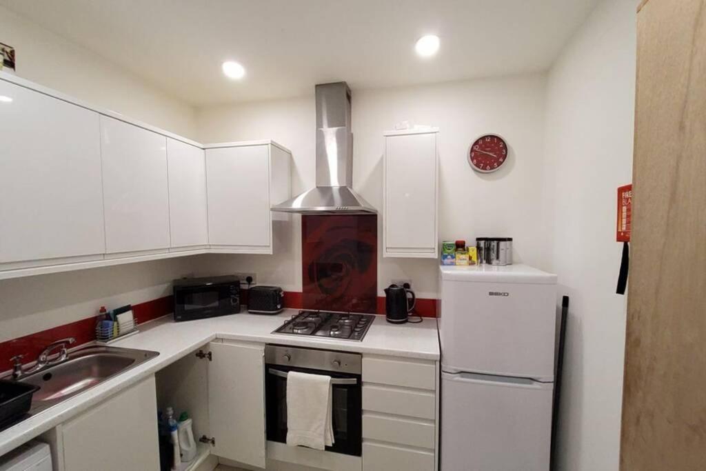 Leith Spectacular Apartment By Sensational Stay Short Lets & Serviced Accommodation With 6 Separate Beds & 2 Baths Единбург Екстериор снимка