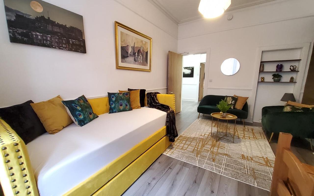 Leith Spectacular Apartment By Sensational Stay Short Lets & Serviced Accommodation With 6 Separate Beds & 2 Baths Единбург Екстериор снимка