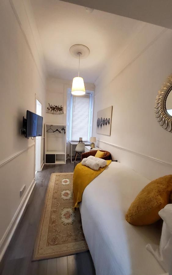 Leith Spectacular Apartment By Sensational Stay Short Lets & Serviced Accommodation With 6 Separate Beds & 2 Baths Единбург Екстериор снимка