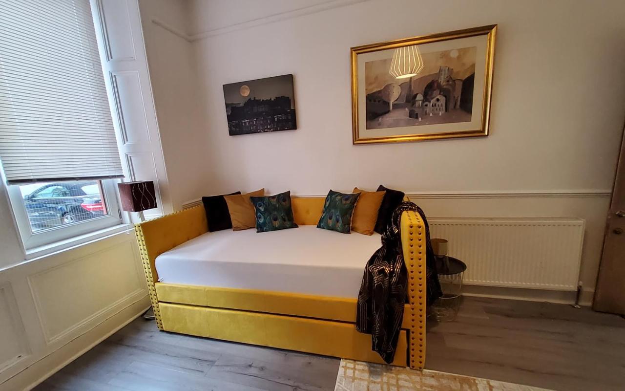Leith Spectacular Apartment By Sensational Stay Short Lets & Serviced Accommodation With 6 Separate Beds & 2 Baths Единбург Екстериор снимка