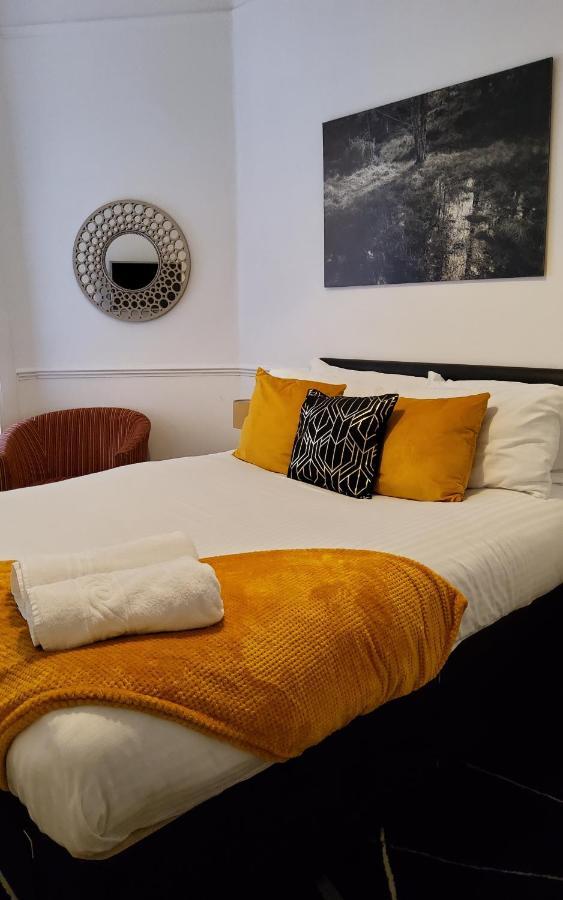 Leith Spectacular Apartment By Sensational Stay Short Lets & Serviced Accommodation With 6 Separate Beds & 2 Baths Единбург Екстериор снимка