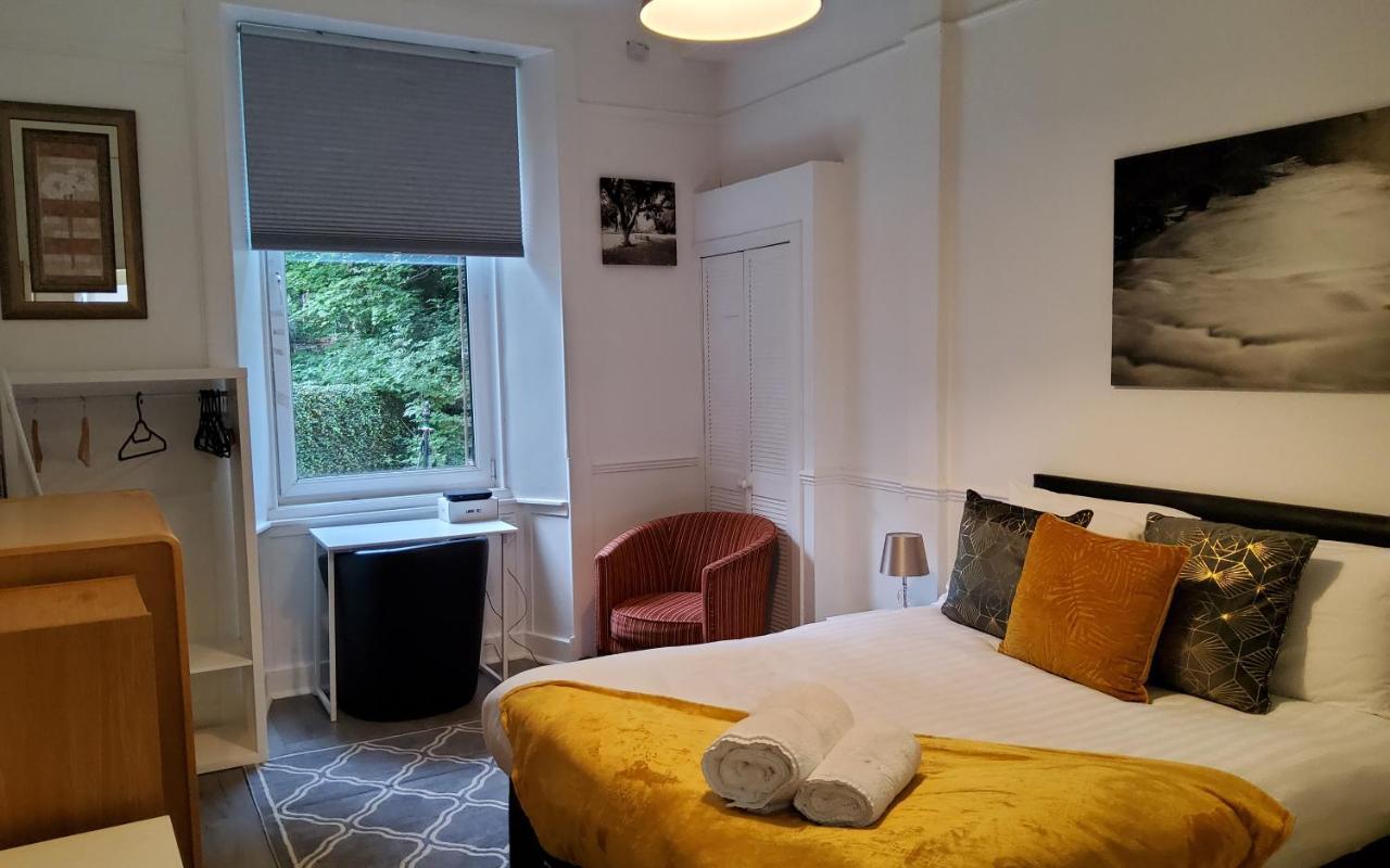 Leith Spectacular Apartment By Sensational Stay Short Lets & Serviced Accommodation With 6 Separate Beds & 2 Baths Единбург Екстериор снимка