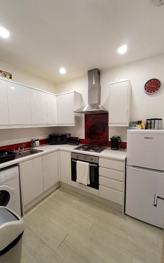 Leith Spectacular Apartment By Sensational Stay Short Lets & Serviced Accommodation With 6 Separate Beds & 2 Baths Единбург Екстериор снимка